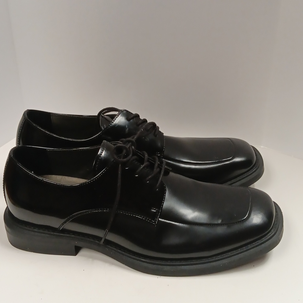 Kenneth Cole Merge black patent leather dress oxfords. Never worn. 10
